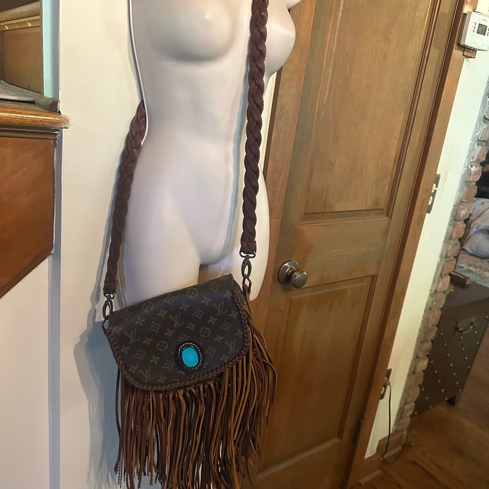 Louis Vuitton Brown Monogram Fringe Crossbody Bag with Turquoise Accent - Picture 2 of 9